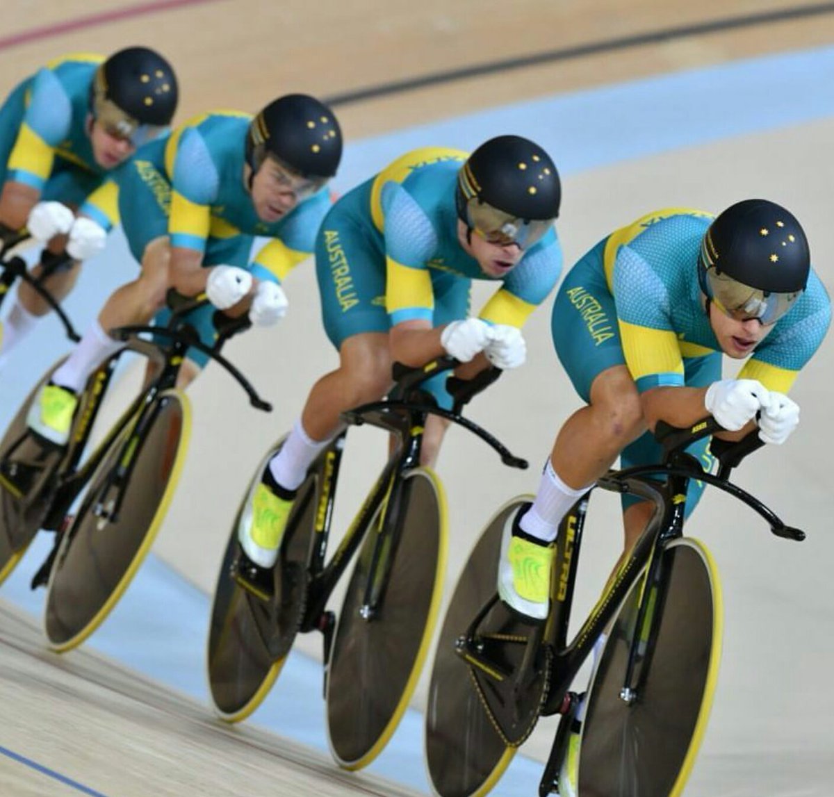 We have Silver!!! So bloody close! Congrats Team GB on your Gold and WR. An amazing ride #AussiePride #TMM #Aus