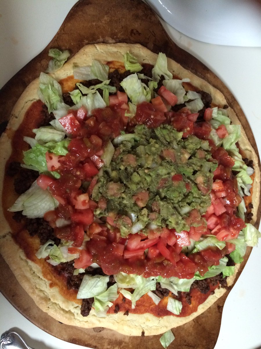 pednp07's tweet photo. Taco pizza!!! Diet food is the worst!!! #whole30d12 #swypo #soyummy https://t.co/HrFncBFyvm