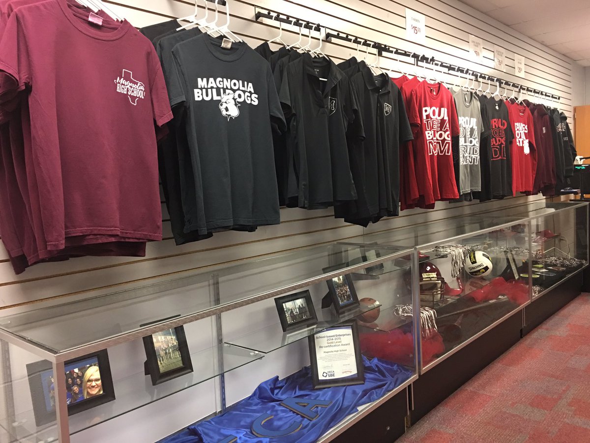 TheMagnoliaBark's tweet photo. We are open tomorrow at Fish Camp! New arrivals &amp; deals just for the freshmen! (Cash &amp; check only) @themagnoliahigh https://t.co/y7aiCjyZ8d