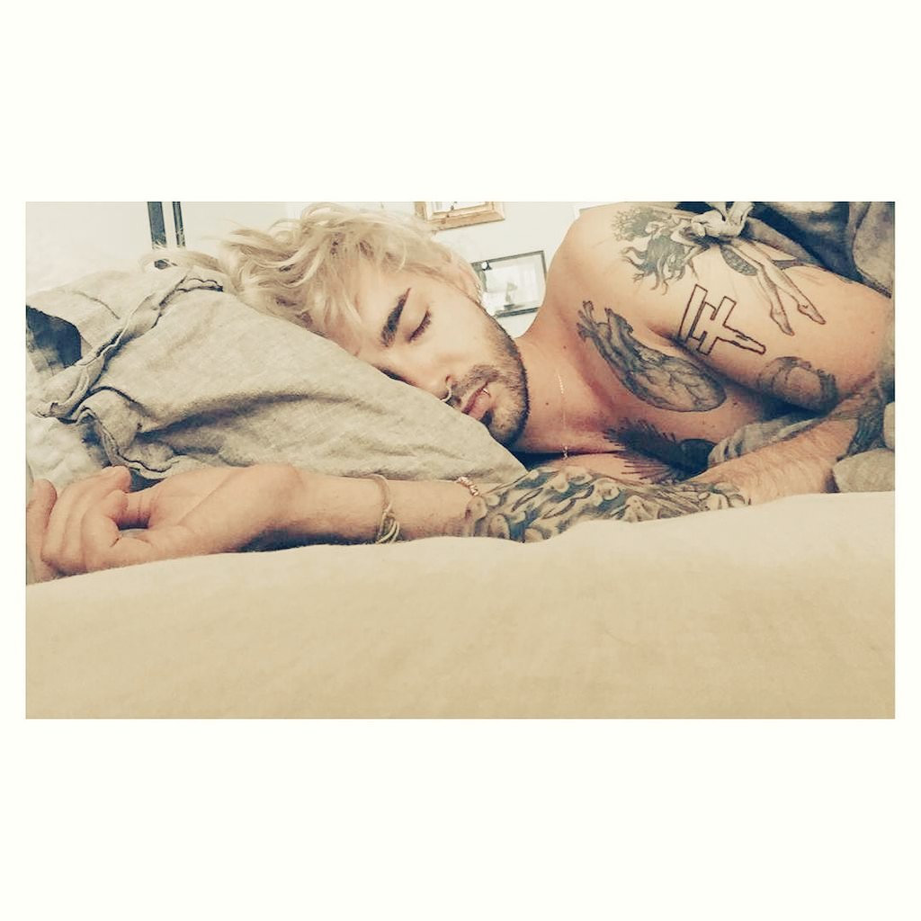 Katherine_Kook_'s tweet photo. No cioè ma cosa sei???😍😍😍
#BillKaulitz #bill #billy #billyisnotok #bk #tokiohotel #th #beautiful #gorgeaus #perfect https://t.co/2gHFjBhkb1