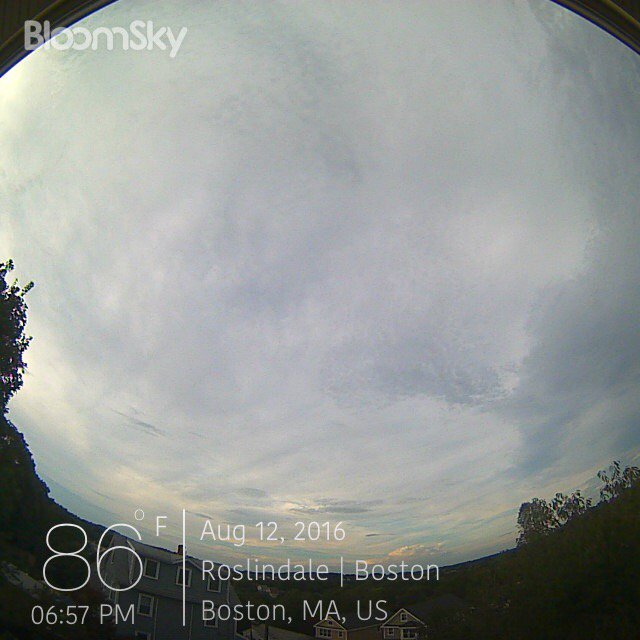 BloomSkyWX's tweet photo. Our device forecast thunderstorm around 7 PM in #Boston #BloomSky https://t.co/xAgR6iS9Mm https://t.co/Stt7SzBrTP