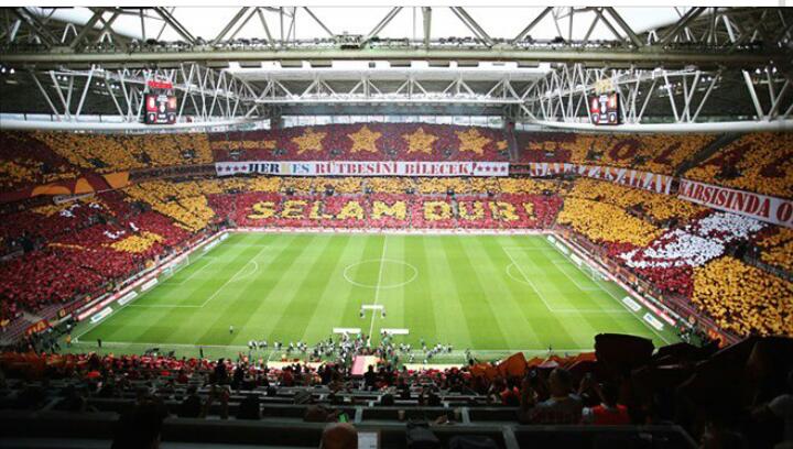selinkahya_'s tweet photo. Rütbeni, kendini, haddini bileceksin.🏆❤💛⭐⭐⭐⭐ #BugünGünlerdenGALATASARAY https://t.co/Z2UeOqAKhp
