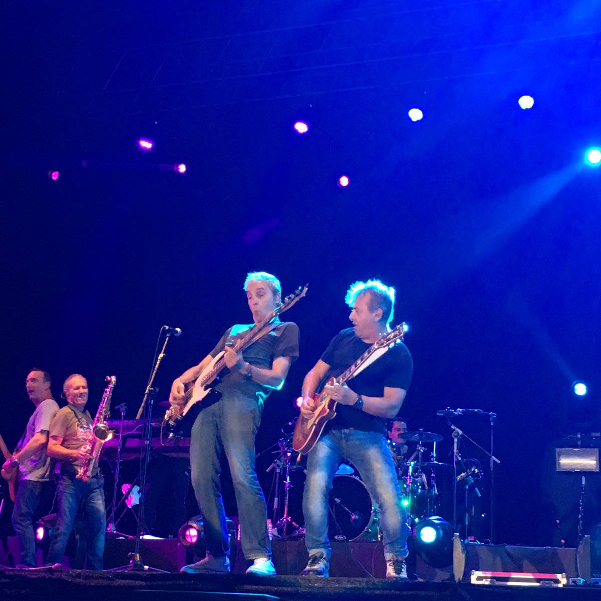 RebecaGomez3's tweet photo. Bravisimo concierto de @HombresG #fiestasdelapatrona #Torrelavega #patroneando #mejorquenunca #FelizViernes https://t.co/cA5Of6O4rm