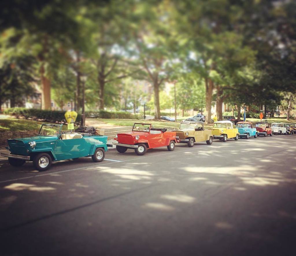 EvanlShaw's tweet photo. #kingMidget #cars #tinycars #athens #athensOhio #historiccar #ohio #ohioexplored #ohioUniv… https://t.co/VLuxJh3YBx https://t.co/ZyORttuwUx