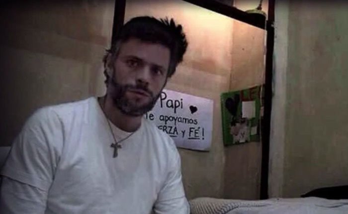 abc_es's tweet photo. #ÚLTIMAHORA La Justicia venezolana ratifica la condena al opositor Leopoldo López https://t.co/h1QwUHtAOj https://t.co/pzXLtlbT4z
