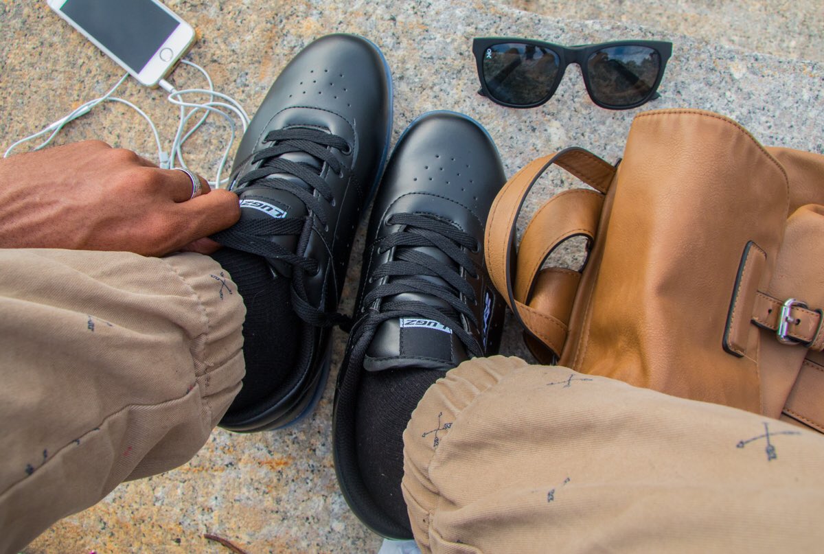 LugzNYC's tweet photo. NYC essentials. What are your city’s essentials?
#NYCEssentials #RuggedEssentialsForAll #BuiltForTheStreets #Lugz https://t.co/IDoCuOVvXh