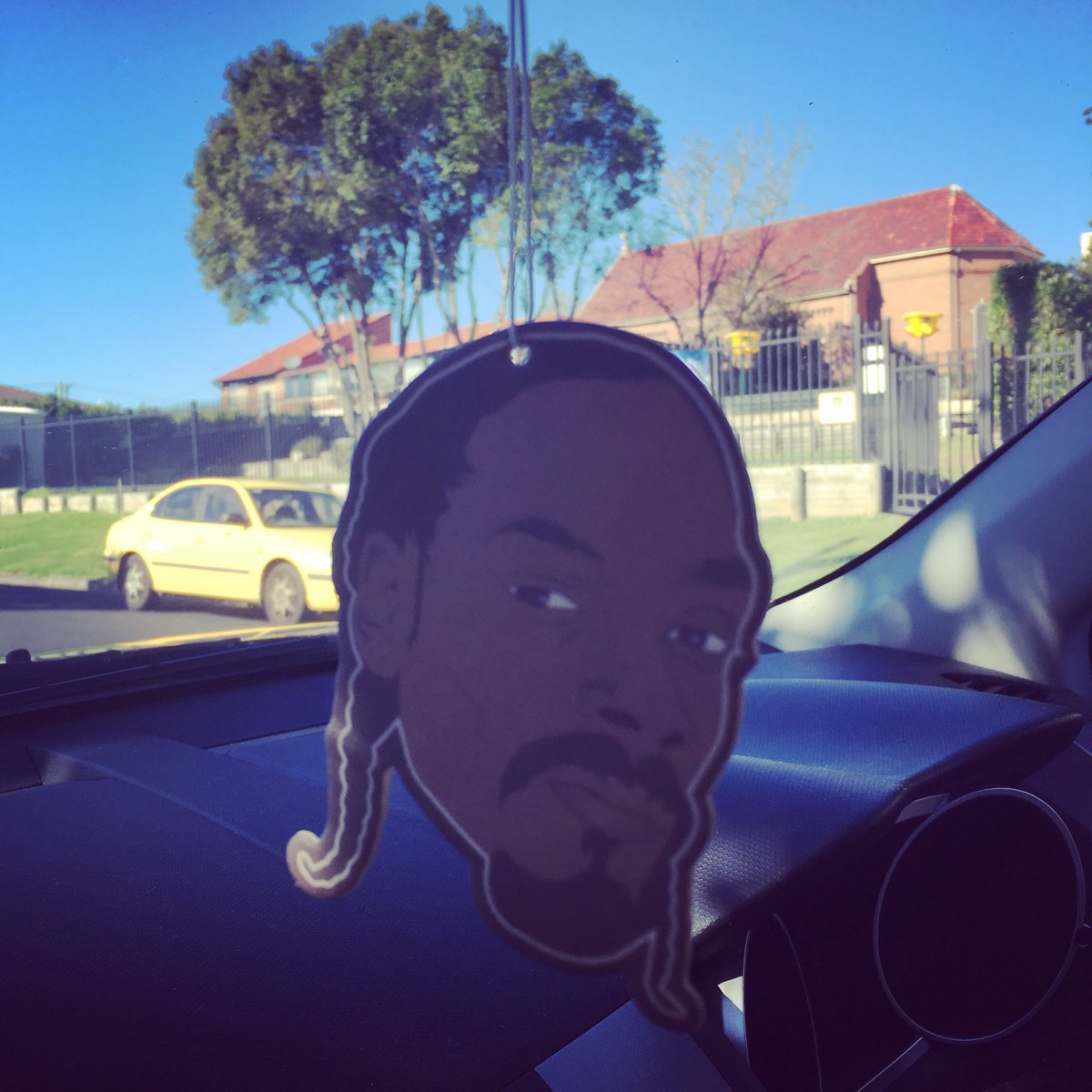 kazloutom's tweet image. Cause that's how we roll... #carsmelly #snoopdogg #wegangsta @blackbirdcorner