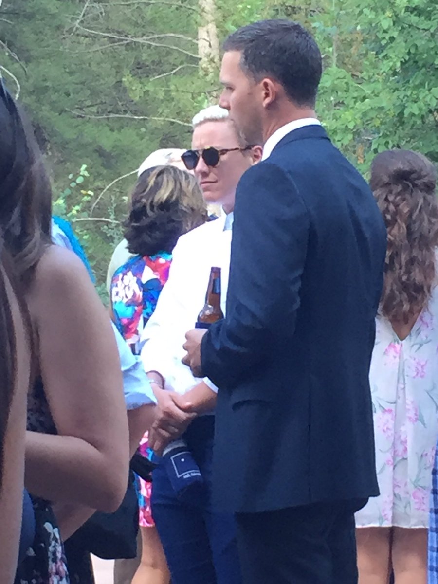 10T_money's tweet photo. Abby wambach is at my cousins wedding and it's pretty fucking cool https://t.co/i6t9WiE0Kl