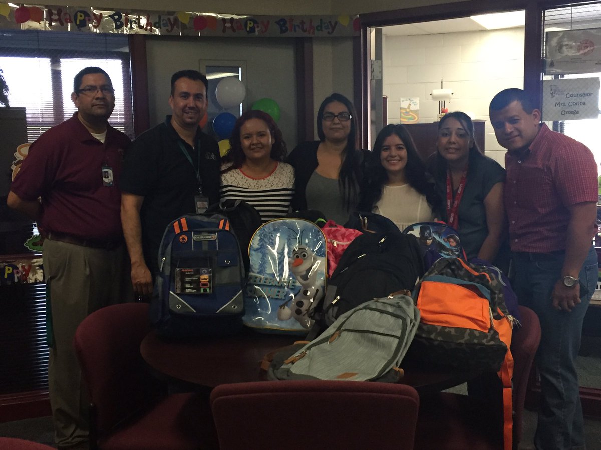 MRidge_ES's tweet image. Building community relations!! Thank you #dishnet for donating student backpacks &amp;amp; supplies!! 📓✏️📐🖍  #TeamSISD