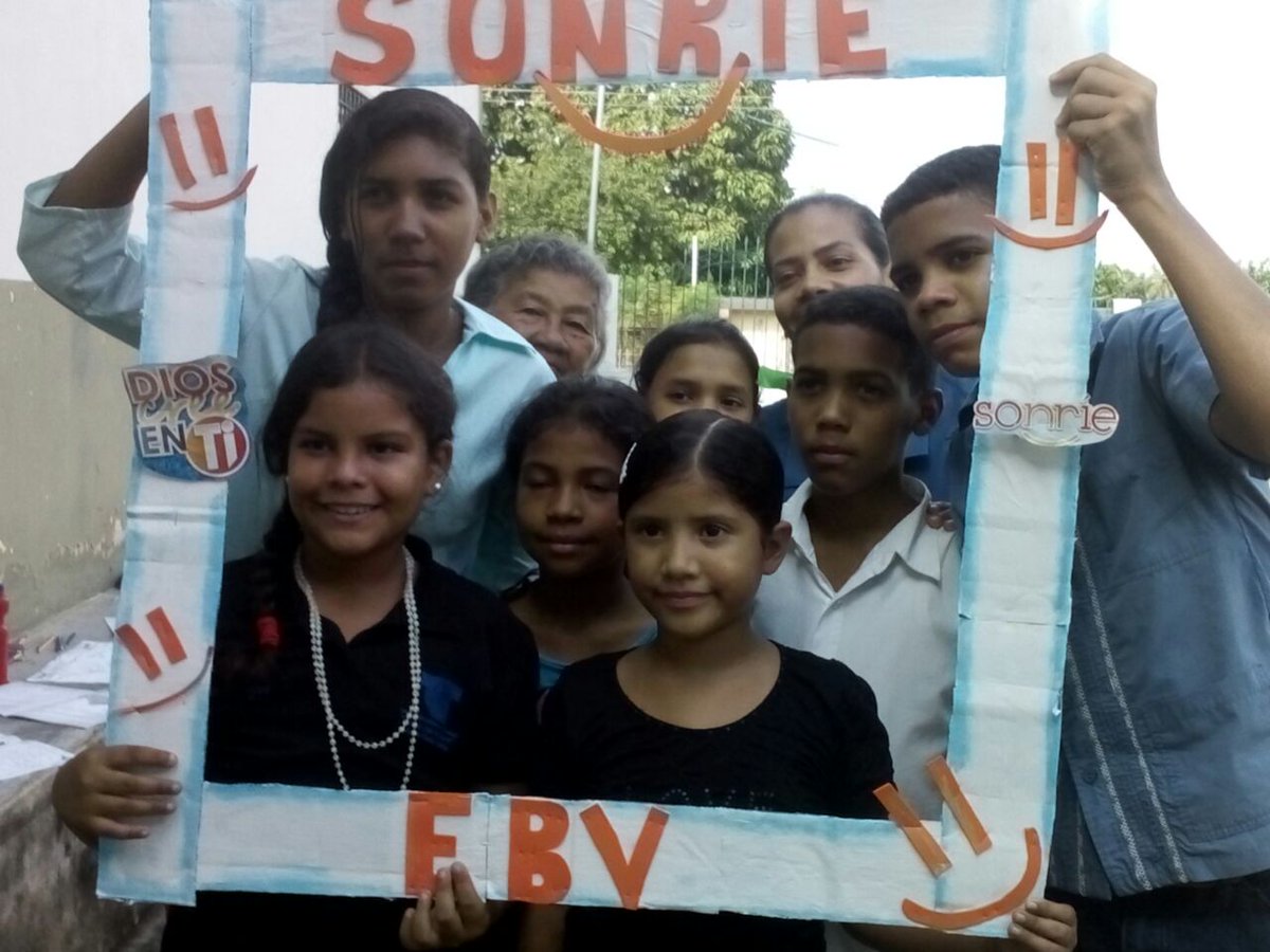 AVSOriental's tweet photo. Disfrutamos compartir con ellos en EVB #CercaDeTi2016 https://t.co/jl2hfzT8oI