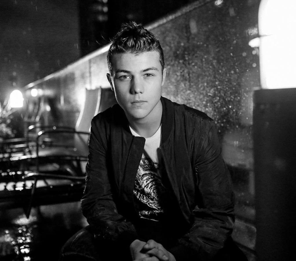 PhilShaw's tweet photo. magazine shoot w/ @reeddeming 🔑 https://t.co/pDA4ieqpu0 https://t.co/pqb4FiiFsn