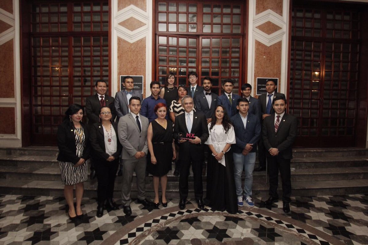 Entregamos el #PremioDeLaJuventud de #CDMX 2016 en el Teatro de la Ciudad