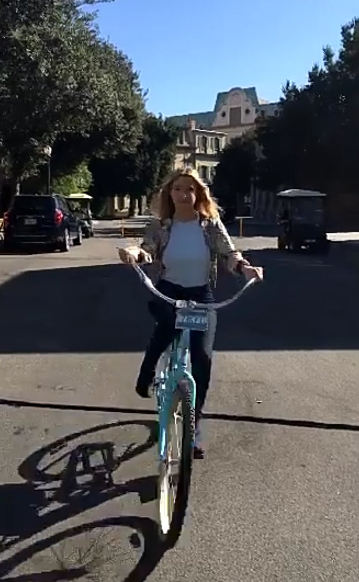 halebslays's tweet photo. @AshBenzo IM LAUGHING SO HARD "fuck you, bitch" the wonderful Ashley Benson, to the amazing Lisa Hoggatt. #PLLset https://t.co/aWhERgFAKD