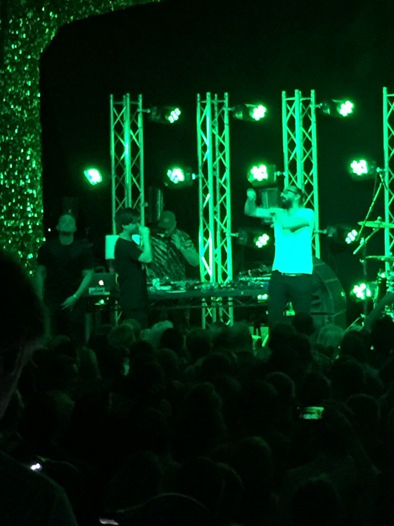 Djöfull er Hössi góður rappari #pabbatwitter