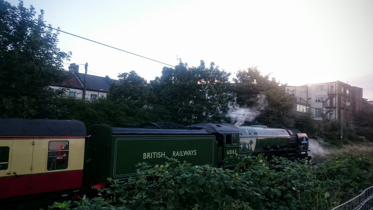 JakobMcCann's tweet photo. Sneaky 6am steam train #choochoo https://t.co/pPyDLwJUkl