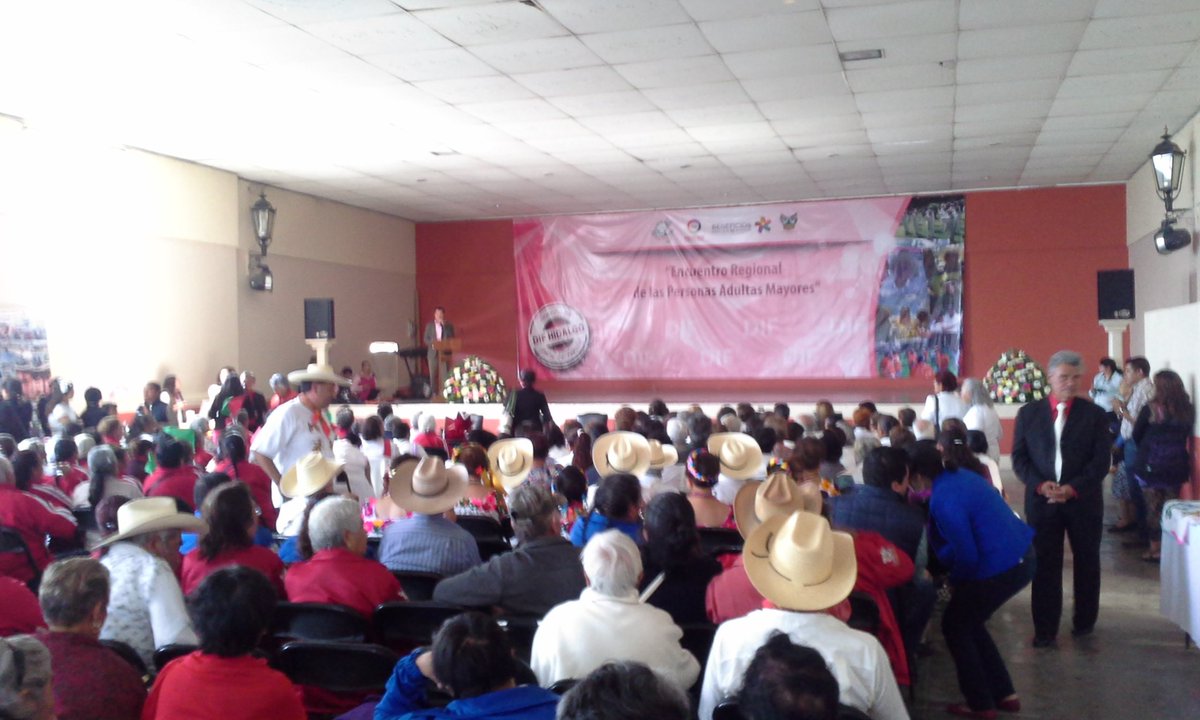 AmaliaVaLuc's tweet photo. Festejando #DíadelAdultoMayor @vtezontepechgo @difhgo @gobiernohidalgo https://t.co/o9OFBBVMiL