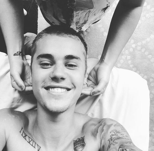 NoviaD_Bieber's tweet photo. Que hermosa esa sonrisa xfabar #MTVHottest Justin Bieber https://t.co/eeQdxELhpQ