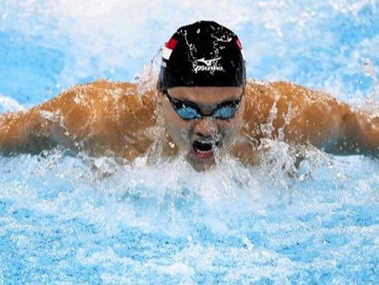 FCN2go's tweet photo. Bolles alum Schooling beats Phelps for 100m fly gold
https://t.co/Rg805WHd11 https://t.co/52H5esJhWa