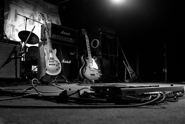 EKLECTIKA tributo a #PinkFloyd te recomienda este tema Louder Than Words . youtube.com/watch?v=Ezc4Hd…  /