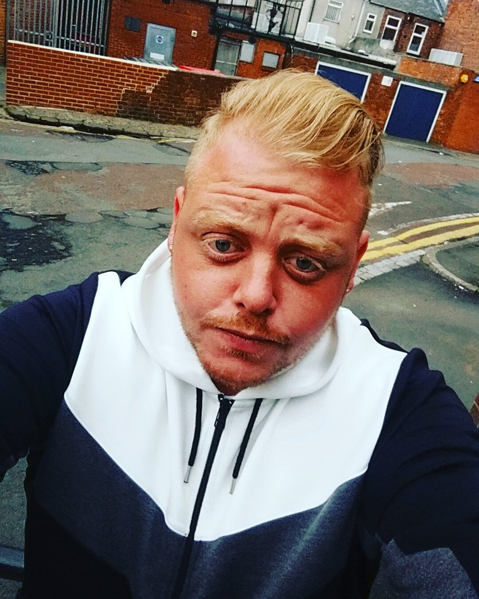 Drew burgerss (@drewburgess89) on Twitter photo 