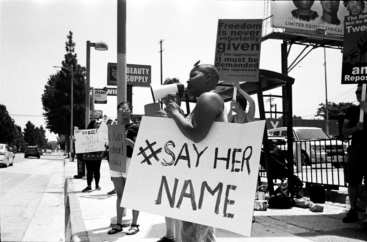 MLKSitIn_LA's tweet photo. #LaterIsBetterThanNever #MLKSitIn #MLKSitInLA #FlashbackFriday 📸: @iamjohnroney https://t.co/ZWfj1RM8Q4