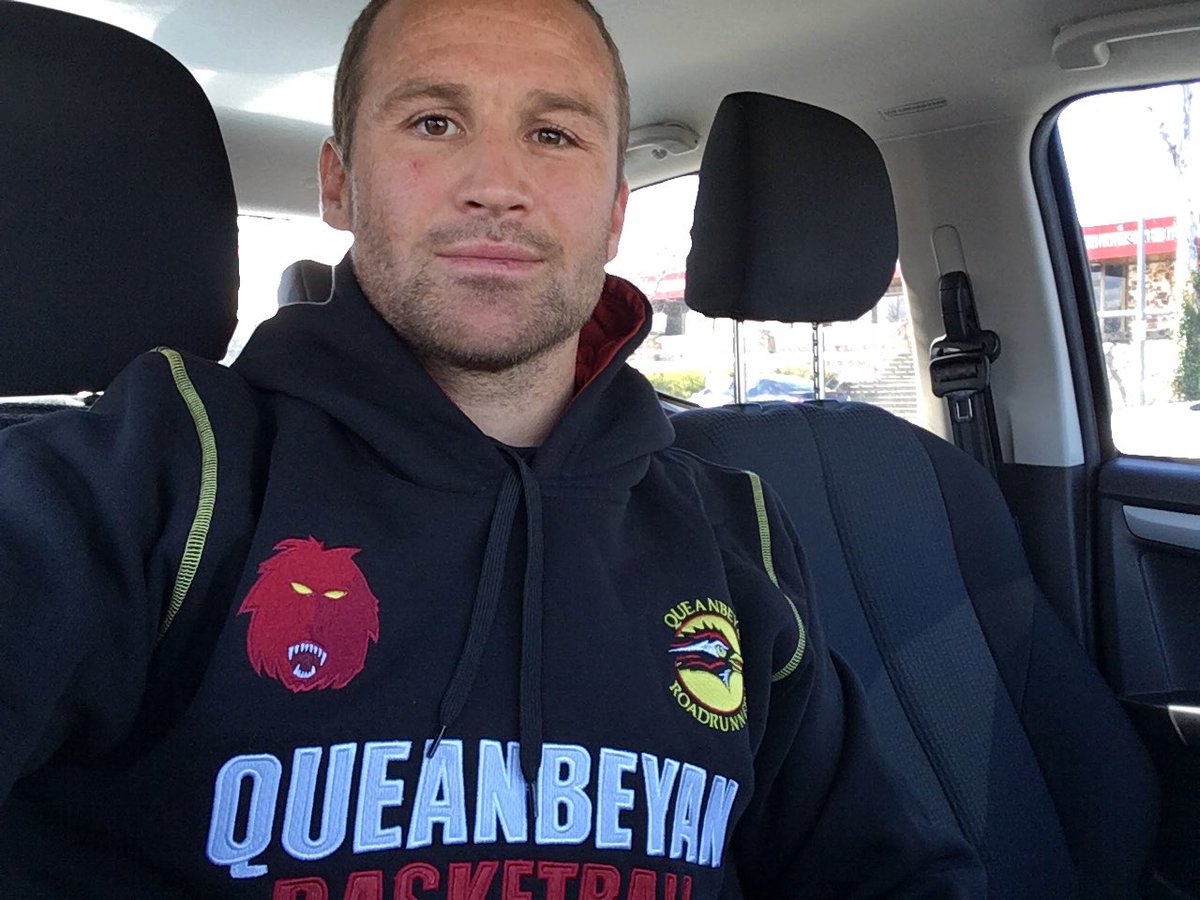 giteau_rugby's tweet photo. All the best to my sis @kristy_giteau in her GF today but for 1st grade it's all about the @whitesrugby⚪️🔵 #Malo https://t.co/jgT7iuPULv