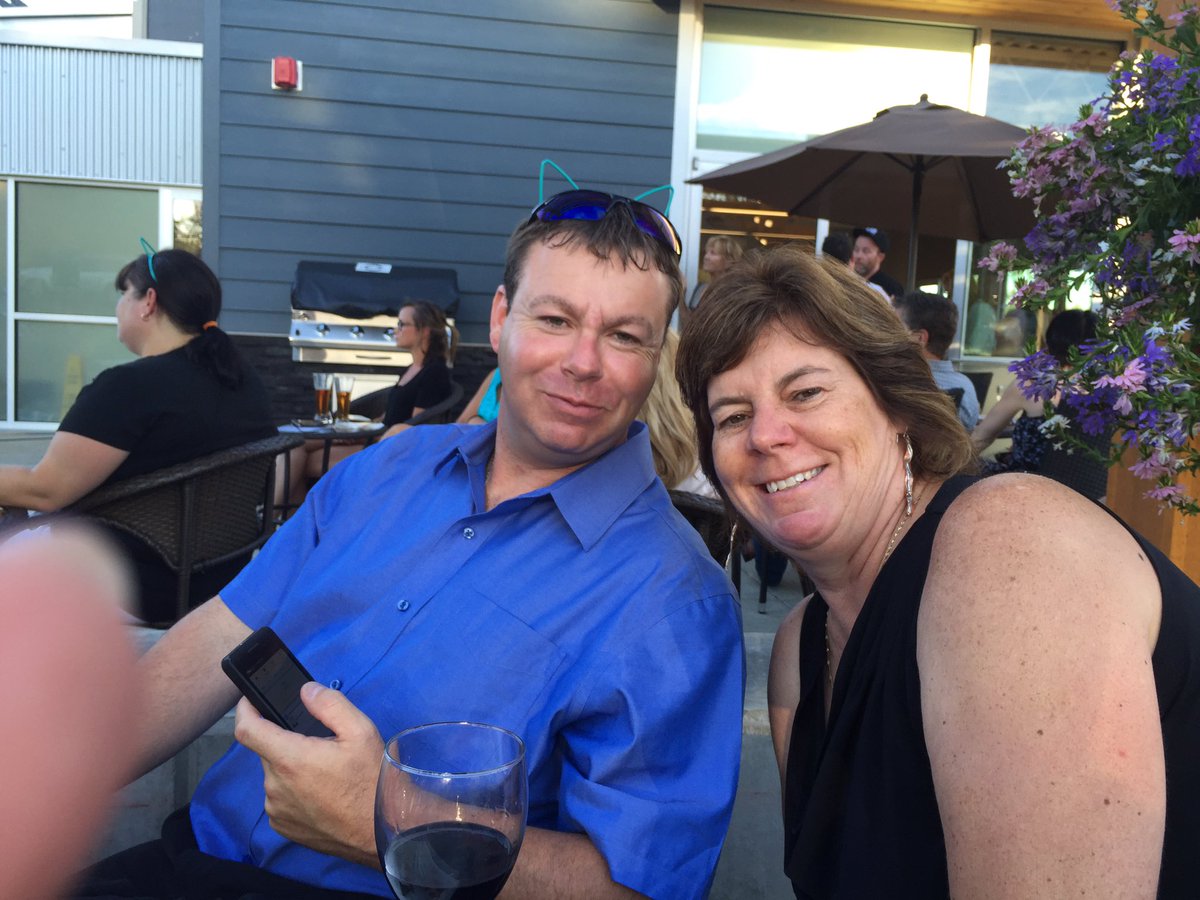 calineartists's tweet photo. @BCSPCA_Nanaimo @BellMediaBruce great fundraiser for Spca "Whiskers & Wine" #nanaimo #boomshack band https://t.co/dzFj8ti3wE
