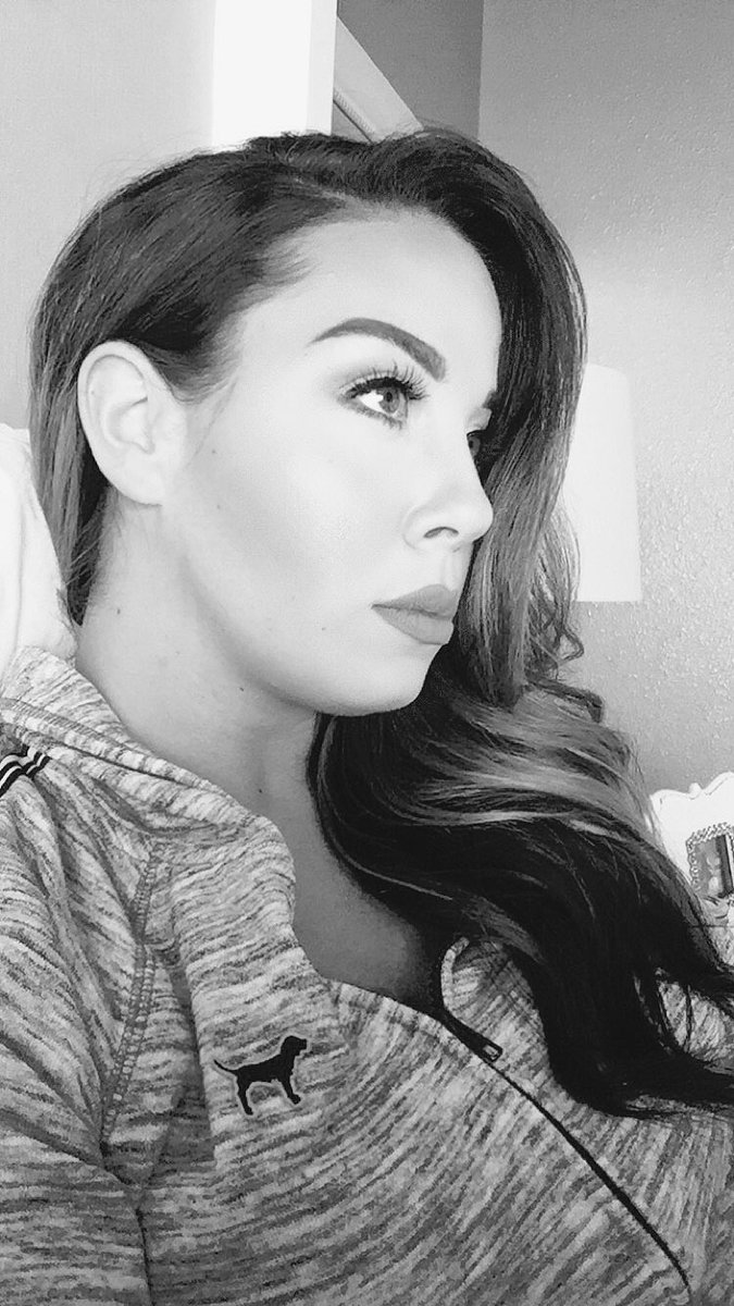 HelveyMegan's tweet photo. #selfie  #fordays https://t.co/eAlLjo1bMD
