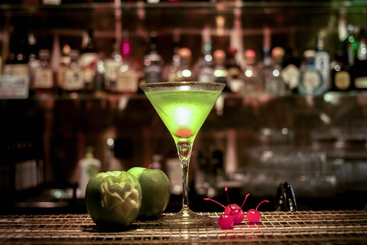The Monet – WOW the apple is awesome, give this a try 1jp.cc/s/vXiDM #royaldragon #vodka #cocktail