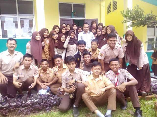Statistika_67's tweet photo. Menyambut Hari Pramuka dan Jamnas 2016 mari bernostalgia masa SMA #haripramuka55 #Jamnas2016 @kwarnas https://t.co/3VQUKcGMcU