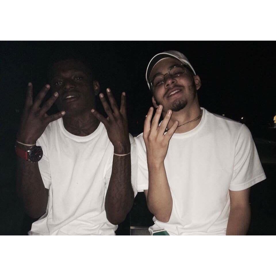xavierh38's tweet photo. Live my life like a THRILLA #FreeHunnid #FreeLilHatch #FreeTy https://t.co/MzcjWi5E1p
