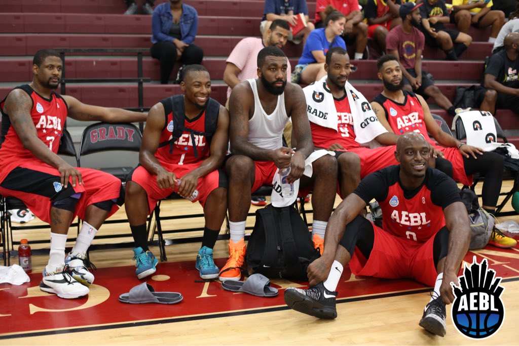 AEBLHOOPS's tweet image. Squad goals #ATLDreamTeam after a W. #aeblhoops #hoopatl #Atlanta #georgialovesdew #gatoradeatl