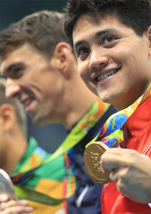2008: Joseph Schooling meets his hero Michael Phelps 

2016: Joseph Schooling beats his hero Michael Phelps