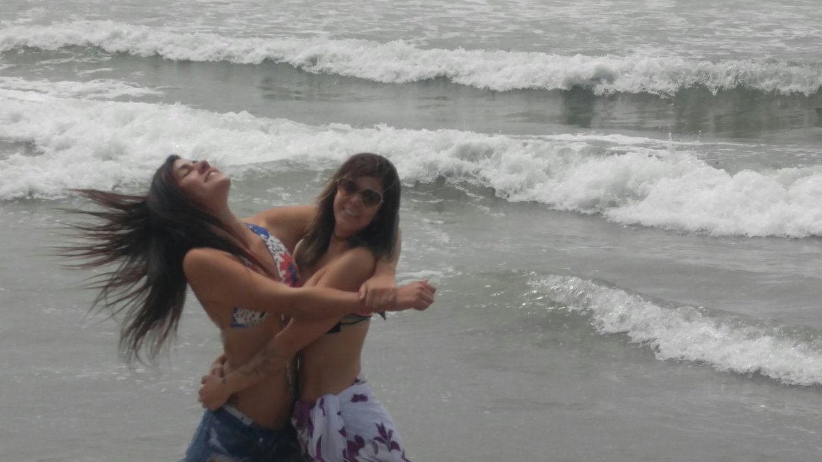 RyderRaven's tweet photo. #pics from the #beach 💜 had a great time with my #bestie #funinthesun #summer #bikinilife #BeachBody #freespirit https://t.co/ZSj65g7xXw