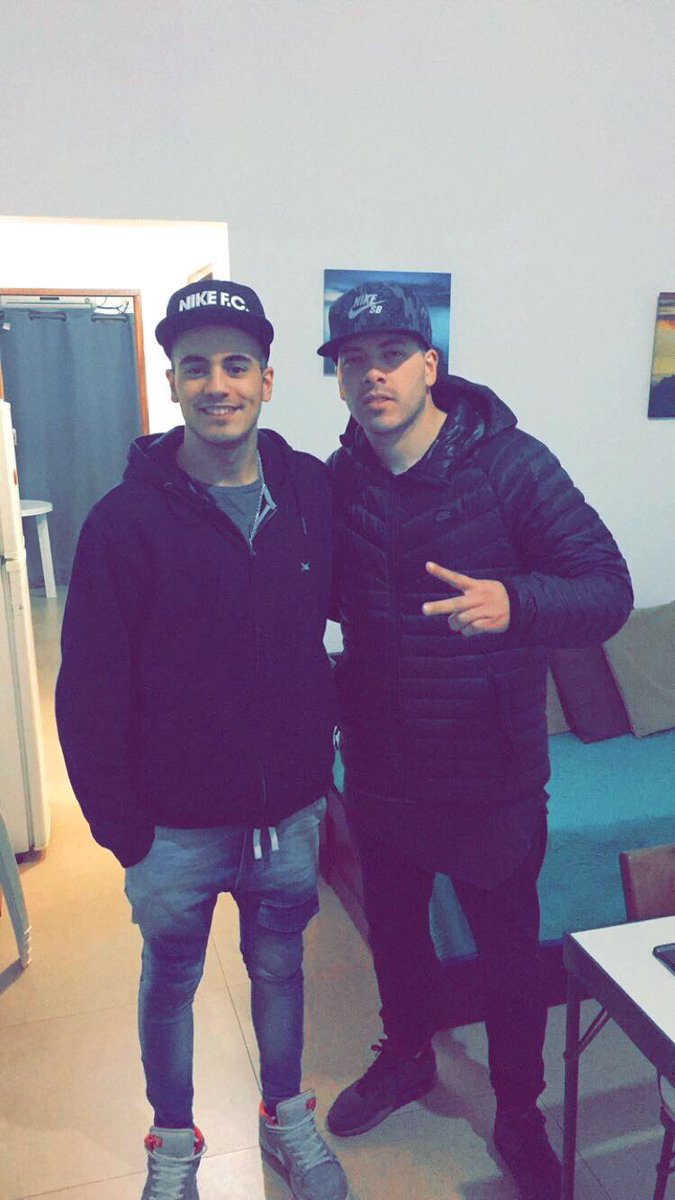 Santipintos2's tweet photo. Esta noche #djsantipintos #djyayo @VjcostaVj https://t.co/9zT7TMqTtz