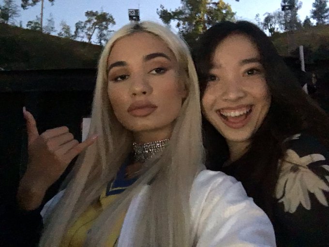 Watch ♕ Pia Mia's leaked NSFW photo on TwXstars