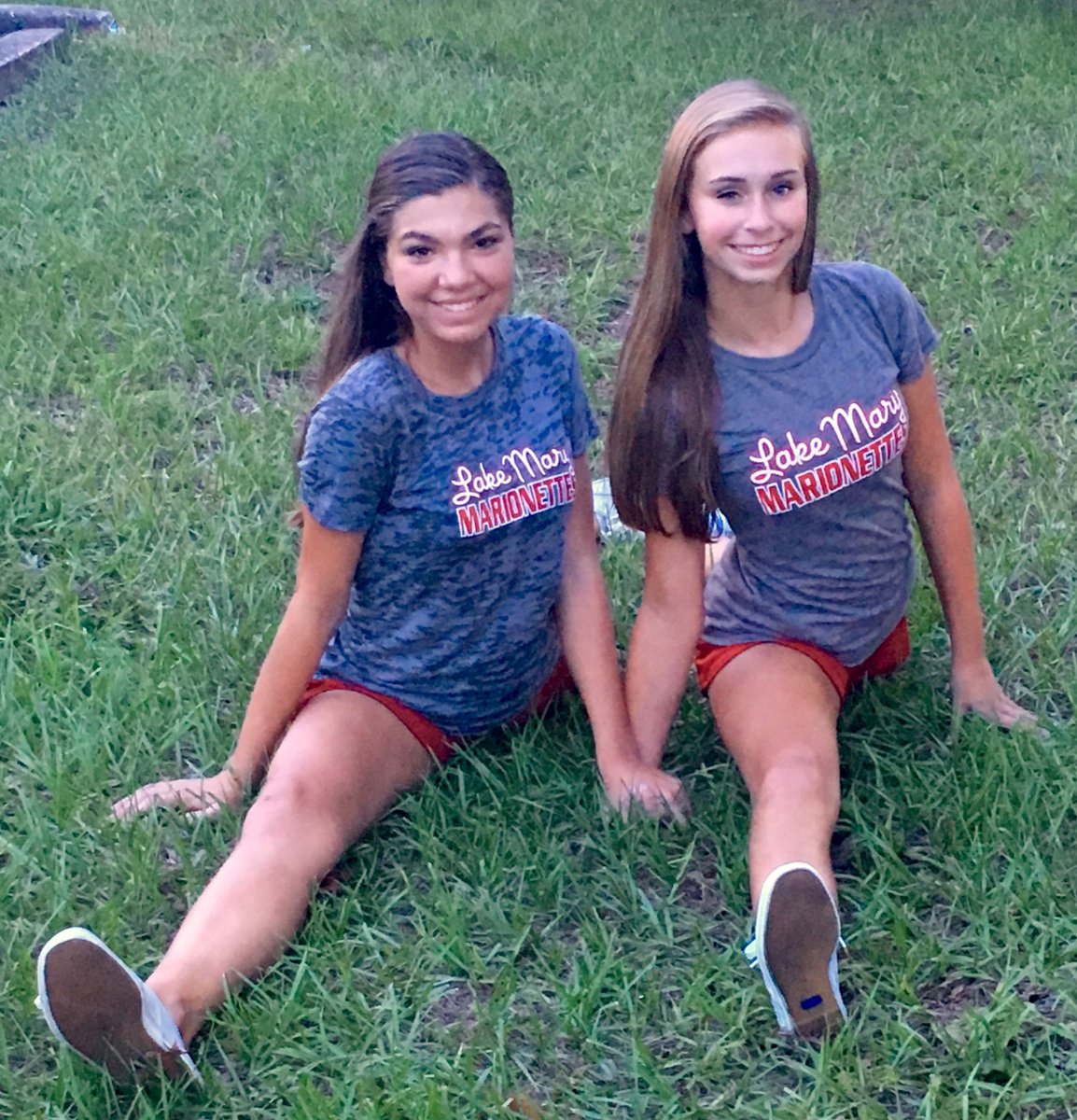yvettekmart's tweet photo. Splits #LakeMarionettes #red/greygame #LakeMaryHigh https://t.co/Jp3fVulNC6