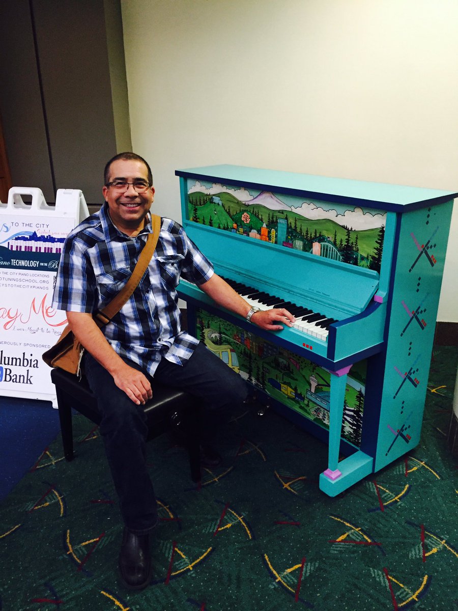 RefiningMoments's tweet image. Played 3 pianos in 3 locations #unexpectedfun @Vancouver_USA #keystothecity @nh56