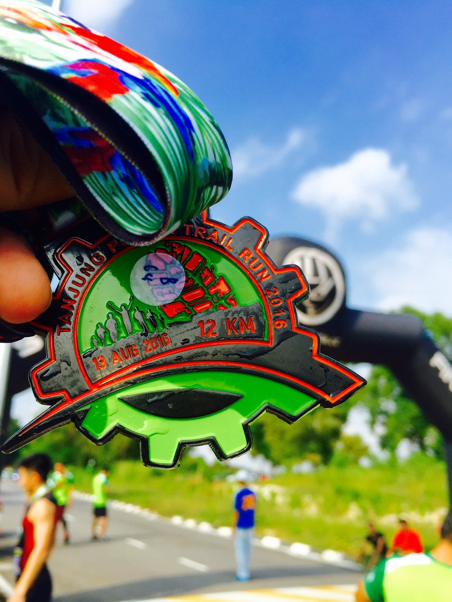 padlee_93's tweet photo. Mental fizikal koyak rabak main trail ni. Lompat anak sungai, naik bukit 60 darjah. #TanjungPuteriTrailRun2016 https://t.co/pK9Y2kQQjD