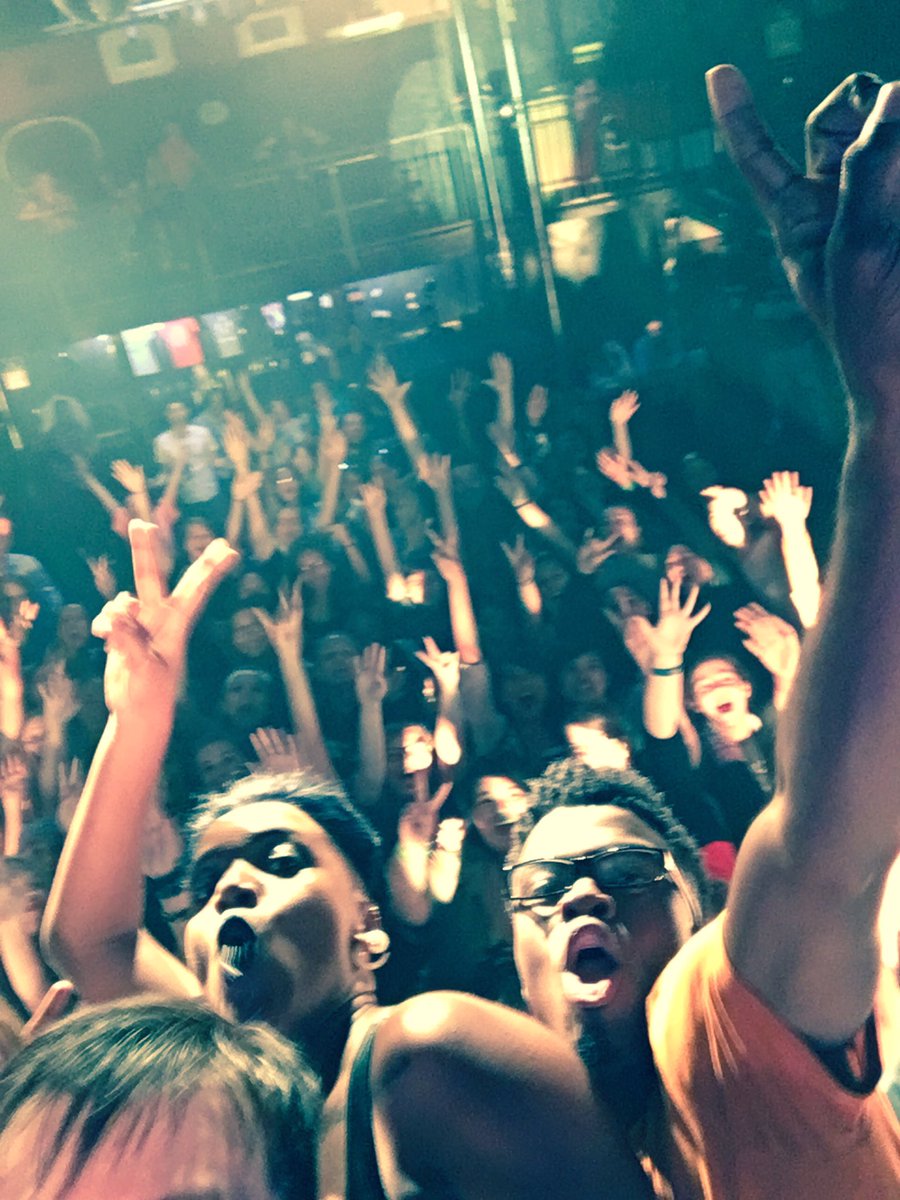 ThomasSanders's tweet photo. Taken during tonight's performance of #UltimateStorytime!! You guys rocked the house!! So thankful for you!!! 💜😁🙌 https://t.co/Ljes05brcq