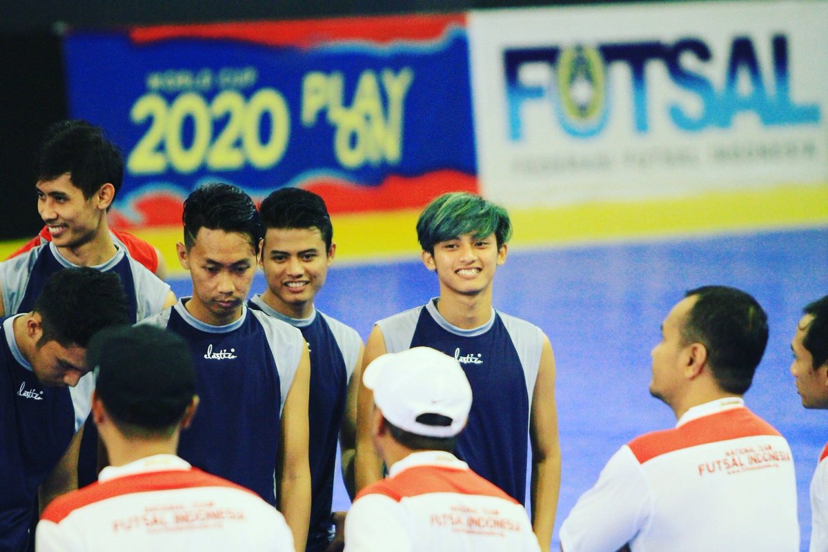 Bambangbayu12's tweet photo. Senyum semangat 😆 https://t.co/w61NNR1sy2