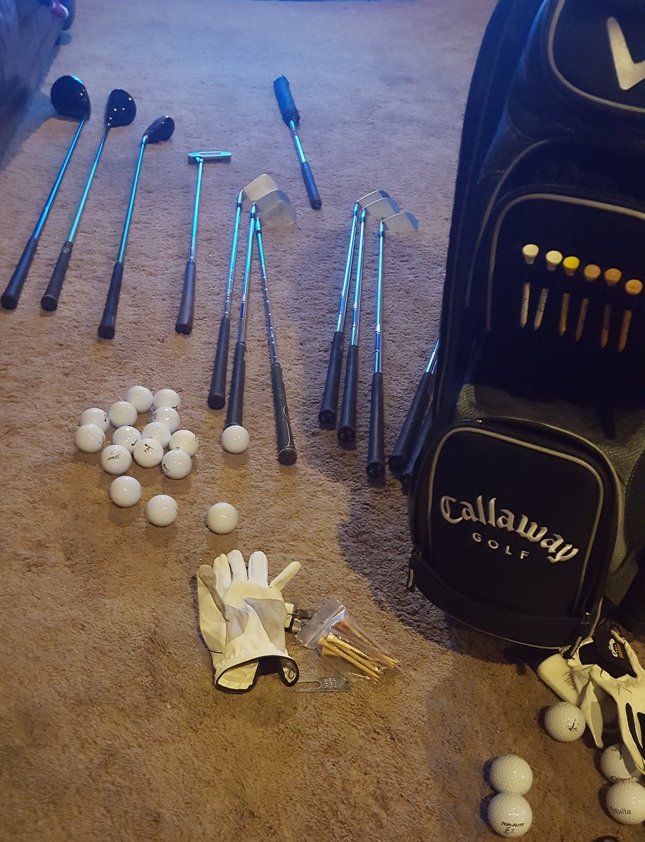 cougarzsoftball's tweet photo. Comp softball over so switching gears to next golf tourney & cleaning clubs #caddyshack #NorthlandCougarz #holeNone https://t.co/RzNQ43Ek6g