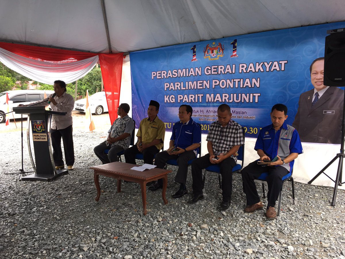 ahmadmaslan's tweet photo. Rasmikan 3 Gerai Rakyat Parlimen #Pontian di #DesaStay Berayan Pt Marjunid #Benut -usaha utk bina #BangsaUsahawan https://t.co/tX9JaqF0vx