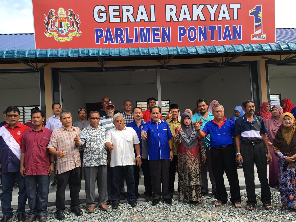 ahmadmaslan's tweet photo. Rasmikan 3 Gerai Rakyat Parlimen #Pontian di #DesaStay Berayan Pt Marjunid #Benut -usaha utk bina #BangsaUsahawan https://t.co/tX9JaqF0vx