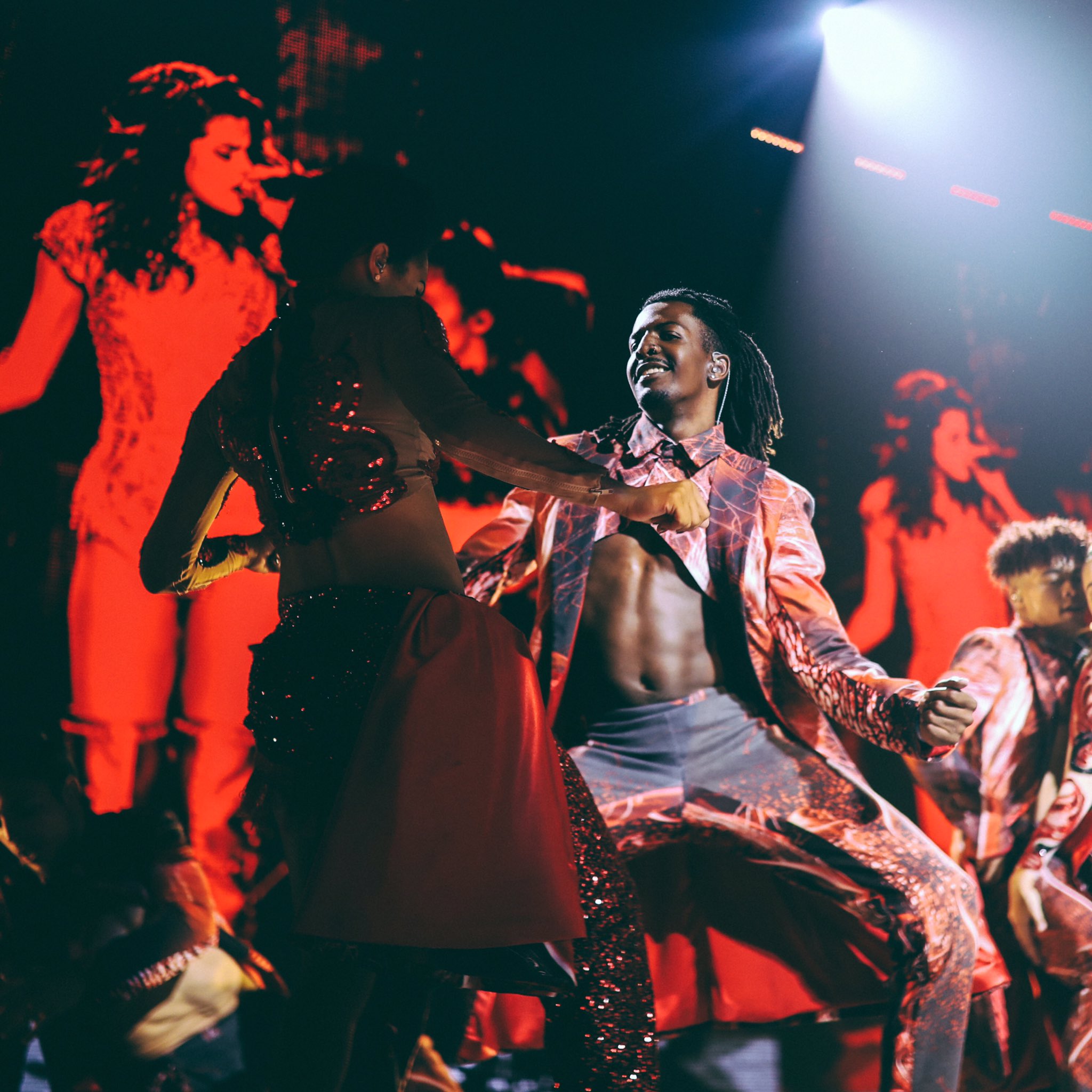 Revival Tour (RevivalTour) / Twitter