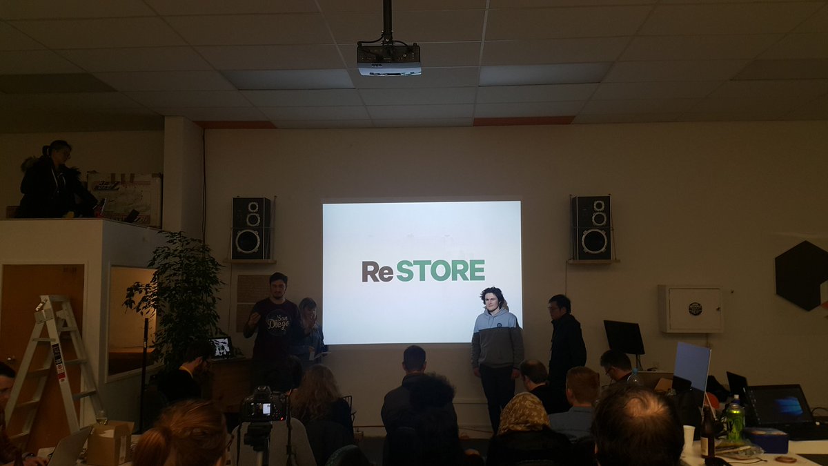 summeroftech's tweet photo. First question "What are the biggest issues restaurants are facing? Our answer - food waste!" #IoTHackfest @Umajin https://t.co/xBqM8NYxj9