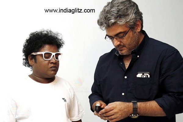 igtamil's tweet photo. #Appukutti's Return Gift to #Ajith
https://t.co/Mqff0kJItg https://t.co/cD4wRffjXY