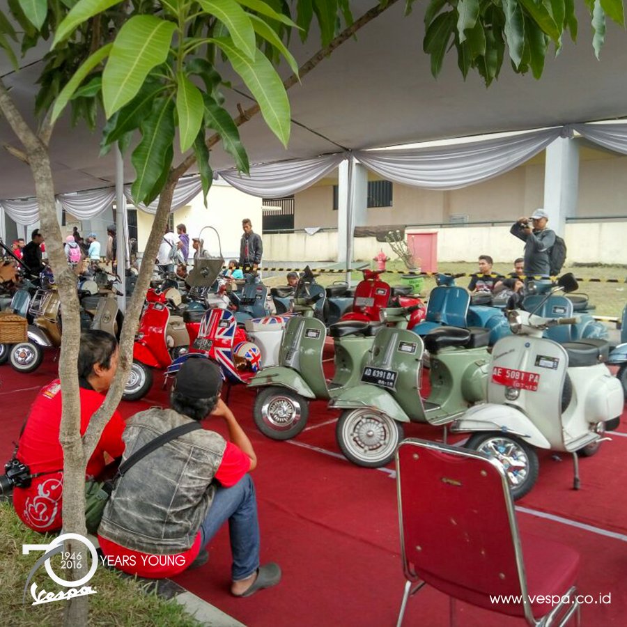 Still connect with history #DoYouVespa #Vespa