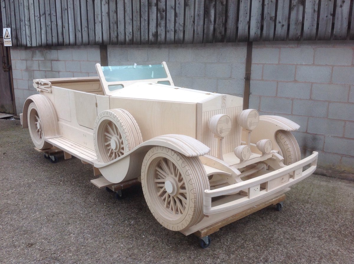 fun_furniture's tweet photo. Bodywork finished, time for the final details to be added. #projectrollsroyce #themebed https://t.co/ZTxjEVWPoj