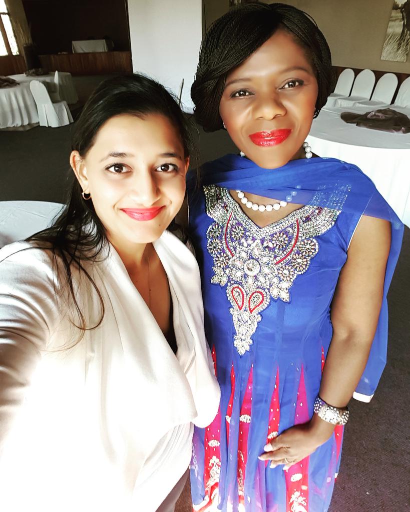 Hema_Patel29's tweet photo. Throwback! #saturday #fewweeksback #anhonour #thulimandonsela @ThuliMadonsela3 ๐ https://t.co/6rEWWirCrO